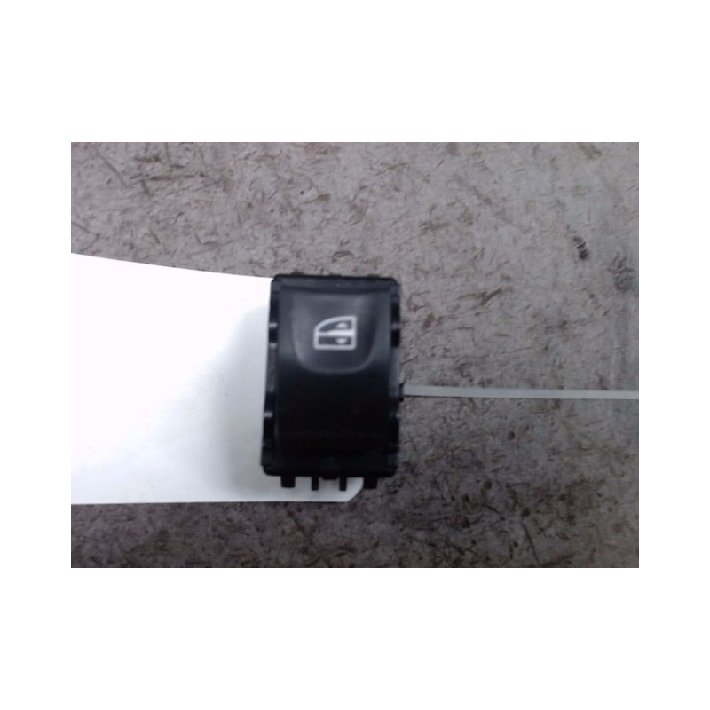 COMMANDE LEVE-GLACE PORTE AVD RENAULT MEGANE