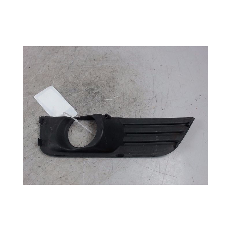 OBTURATEUR PHARE ADDITIONNEL PARE-CHOC AVG FORD FOCUS 04-07