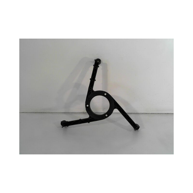 SUPPORT DE VENTILATEUR VOLKSWAGEN POLO 94-99