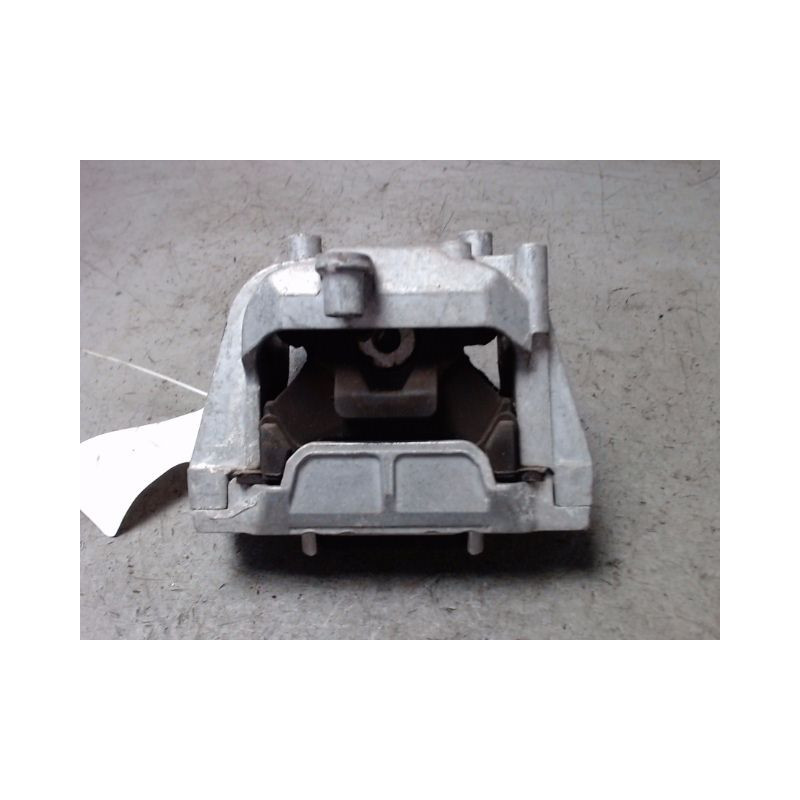 SUPPORT MOTEUR VOLKSWAGEN PASSAT 2010- 1.6 TDI
