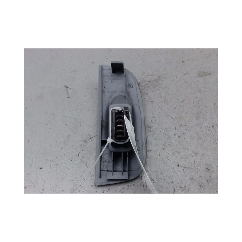 COMMANDE LEVE-GLACE PORTE AVD RENAULT MEGANE III Phase 2 2012-2014