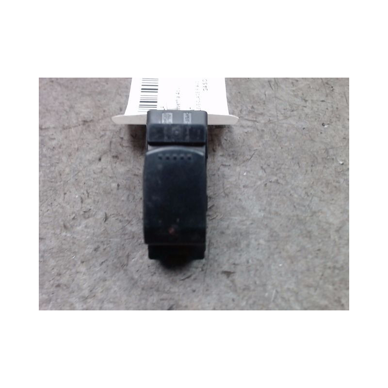 COMMANDE LEVE-GLACE PORTE AVD OPEL AGILA