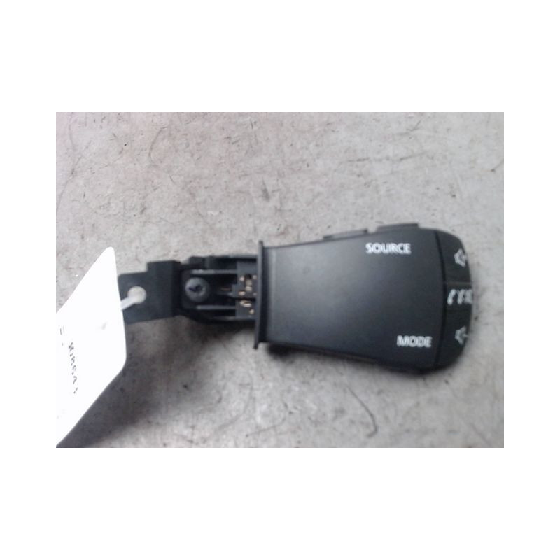 COMMANDE AUTORADIO DACIA SANDERO