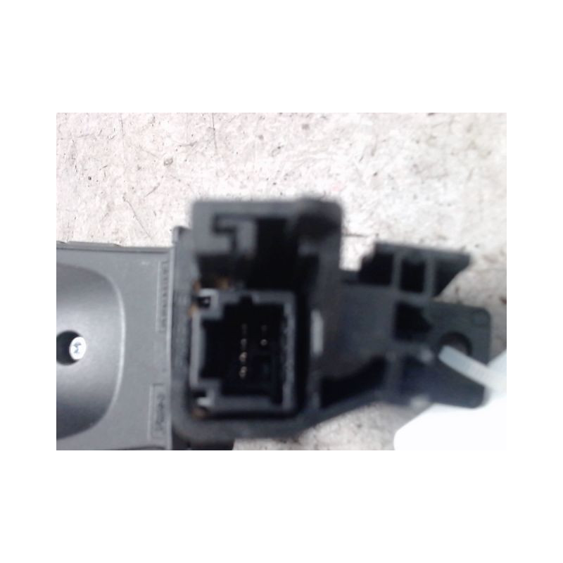COMMANDE AUTORADIO DACIA SANDERO