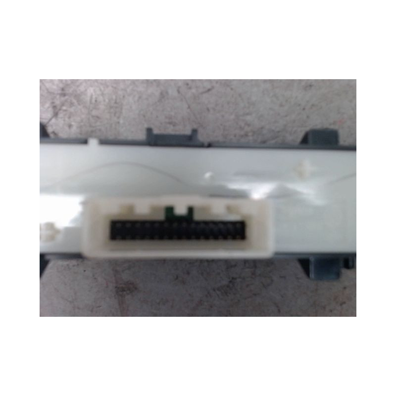 BOUTON DE WARNING DACIA SANDERO