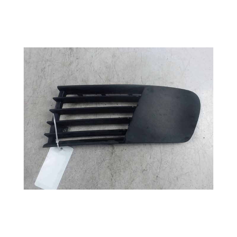 OBTURATEUR PHARE ADDITIONNEL PARE-CHOC AVG SEAT CORDOBA 2002-