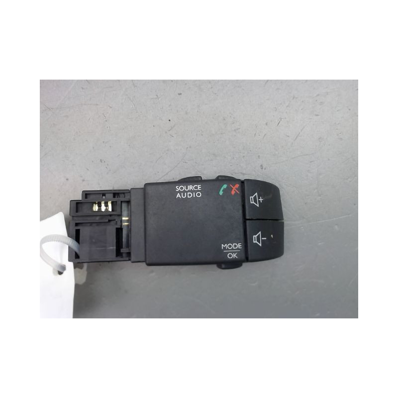 COMMANDE AUTORADIO DACIA SANDERO II Phase 1 2012-...