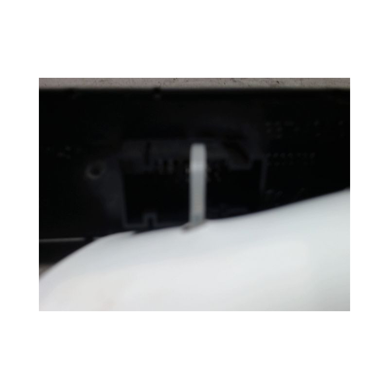 BOUTON DE WARNING PEUGEOT 3008 2009-