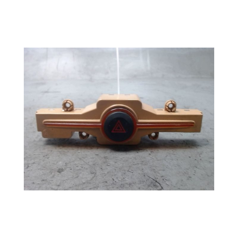 BOUTON DE WARNING KIA CARENS 2002-