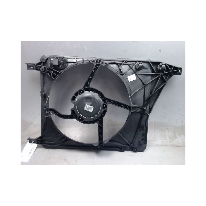 SUPPORT DE VENTILATEUR NISSAN QASHQAI