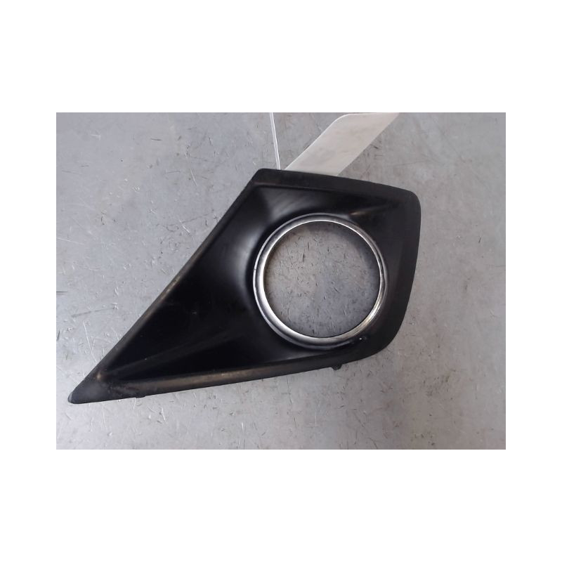 OBTURATEUR PHARE ADDITIONNEL PARE-CHOC AVG PEUGEOT 207 2011-