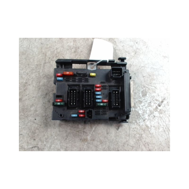 PLATINE FUSIBLE AVANT PEUGEOT 206 5P