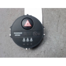 BOUTON DE WARNING TOYOTA YARIS