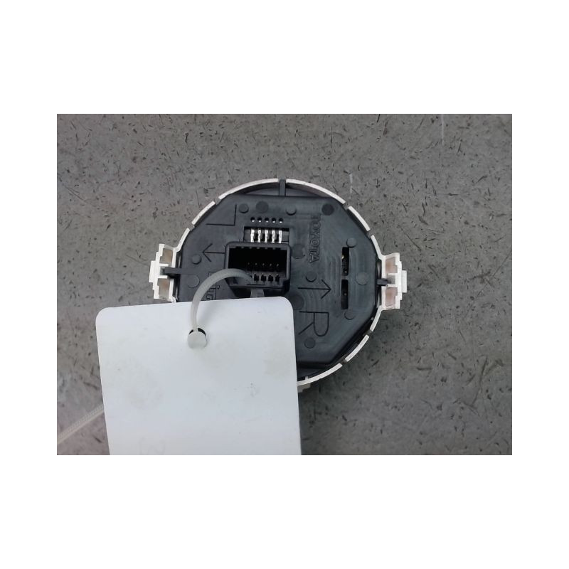 BOUTON DE WARNING TOYOTA YARIS 2005-