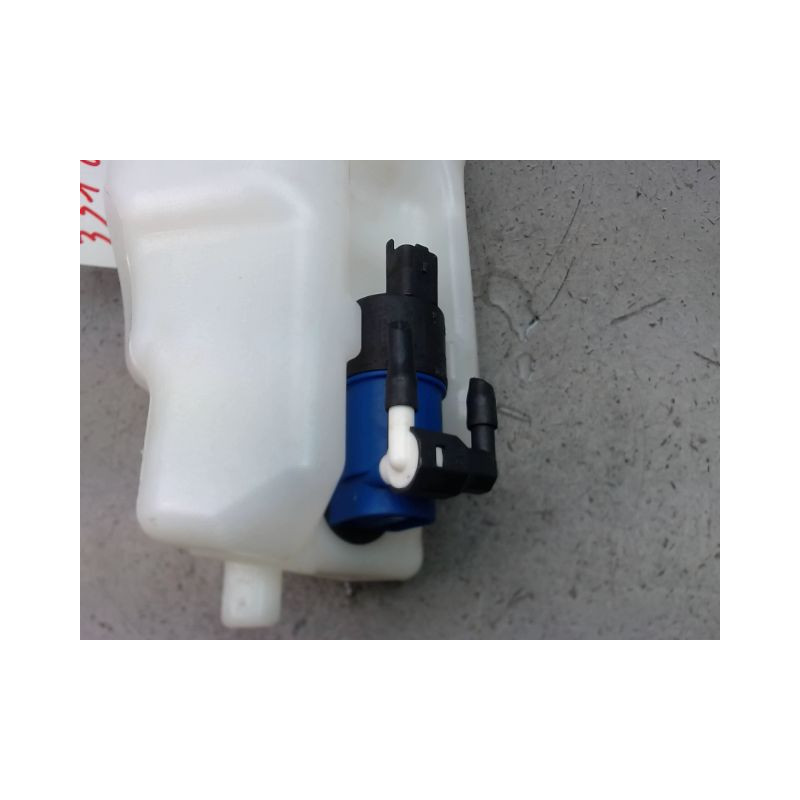 RESERVOIR LAVE-GLACE AVANT RENAULT TWINGO III 2014-...