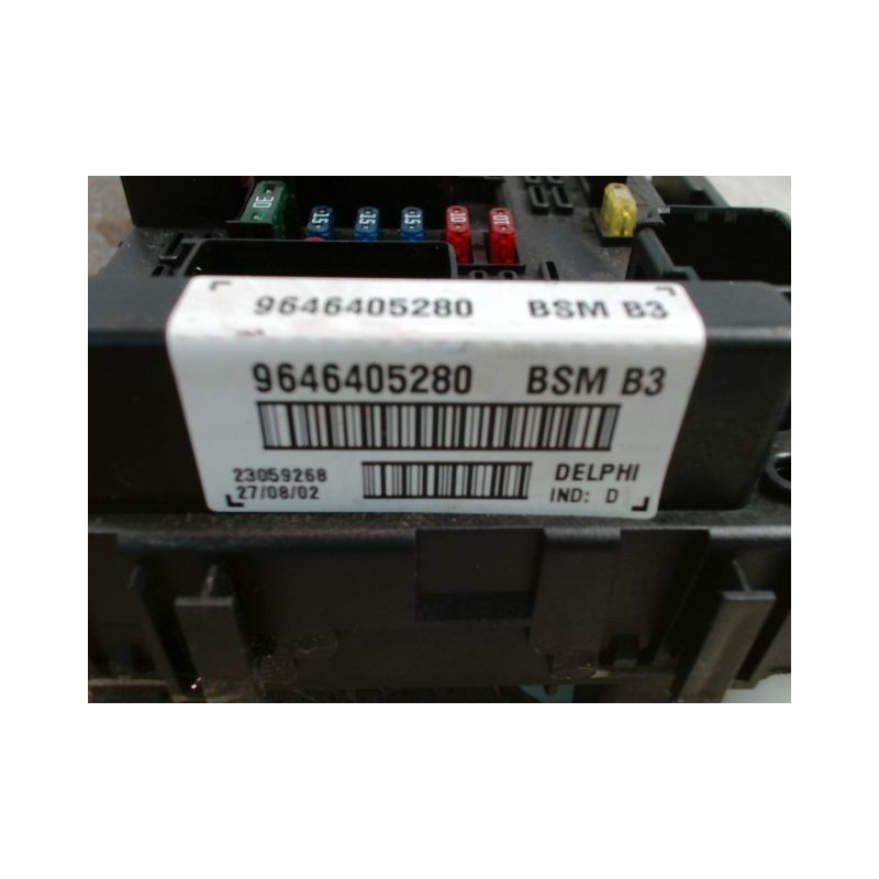 BOITE A FUSIBLES PEUGEOT 206 5P