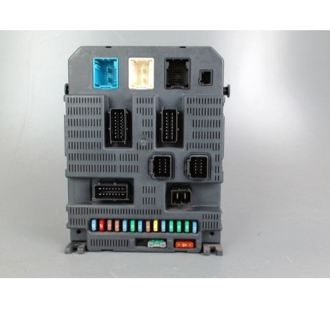 PLATINE FUSIBLE AV