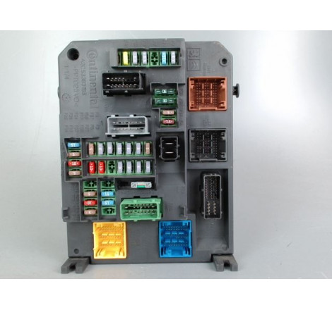 PLATINE FUSIBLE AV