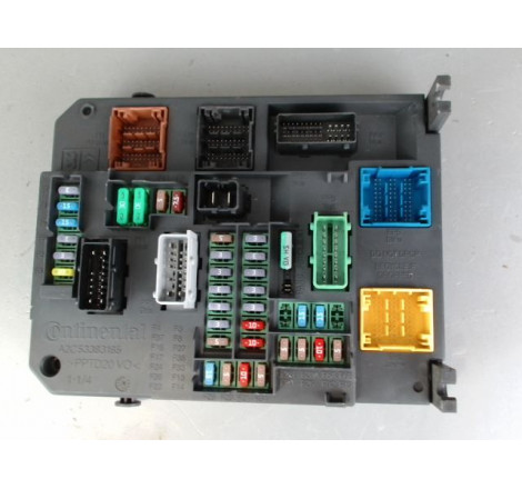 PLATINE FUSIBLE AV
