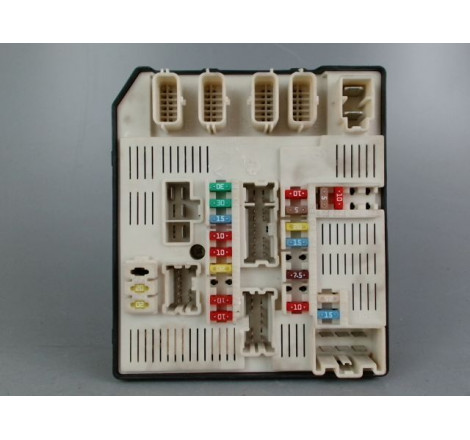PLATINE FUSIBLE AV