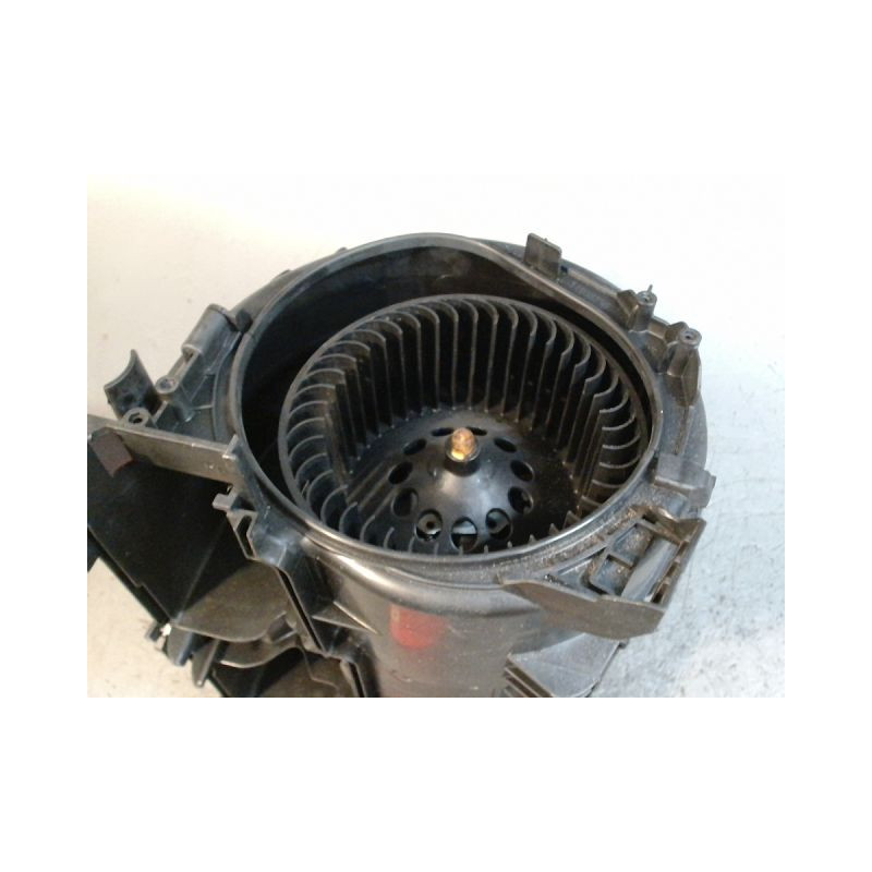 MOTEUR VENTILATEUR CHAUFFAGE NISSAN NV300