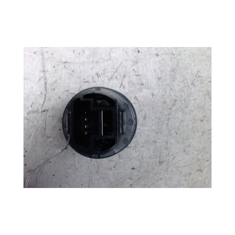BOUTON DE DEMARRAGE NISSAN NV300