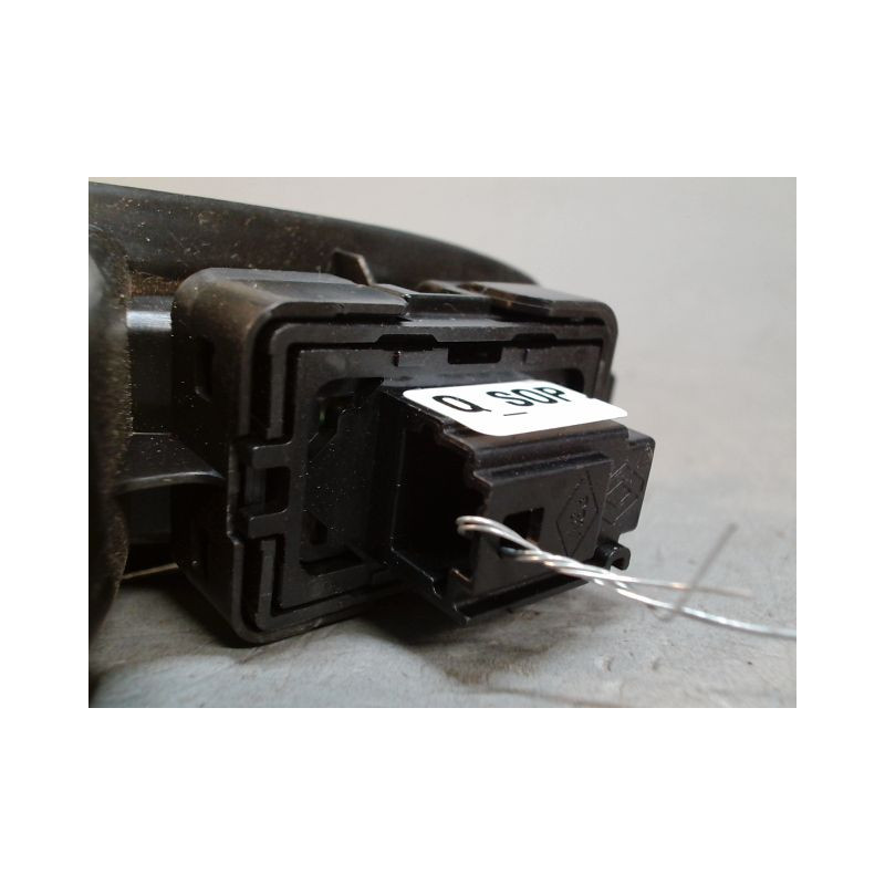 COMMANDE LEVE-GLACE PORTE ARD RENAULT CLIO 5