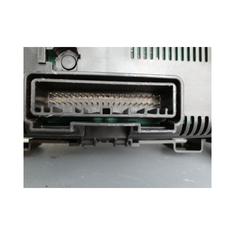 BLOC COMPTEURS RENAULT CLIO 5  ESSENCE