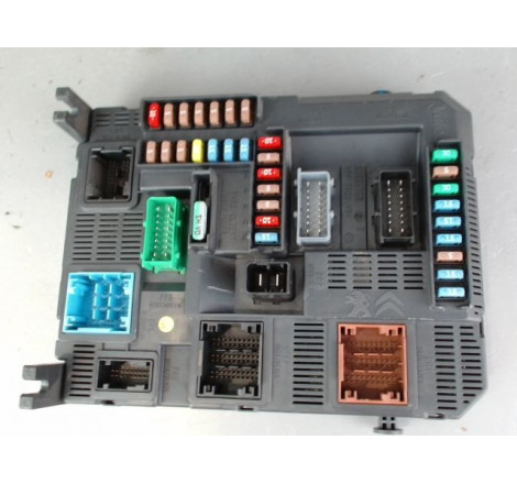 PLATINE FUSIBLE AV