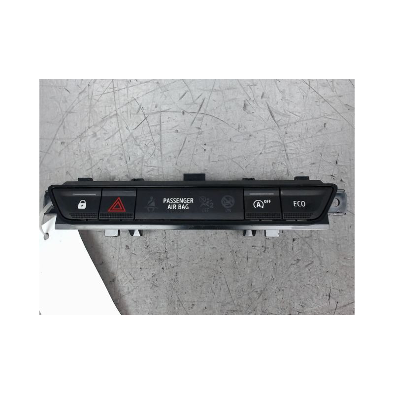 BOUTON DE WARNING DACIA JOGGER