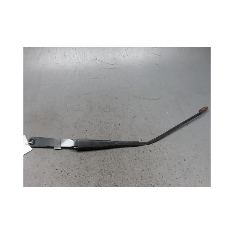 BRAS ESSUIE-GLACE AVANT DROIT IVECO 35S10