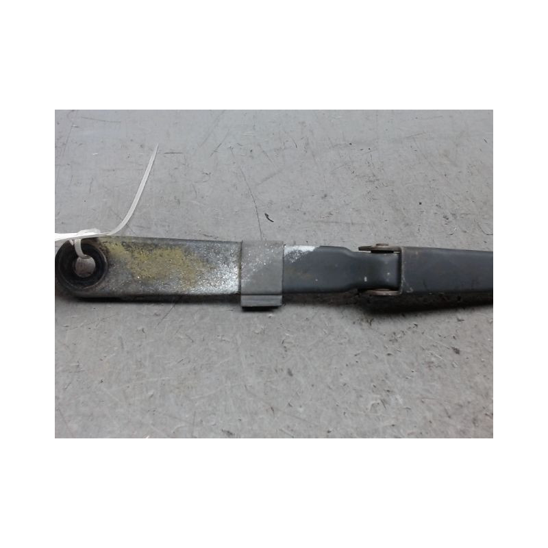 BRAS ESSUIE-GLACE AVANT GAUCHE IVECO 35S10