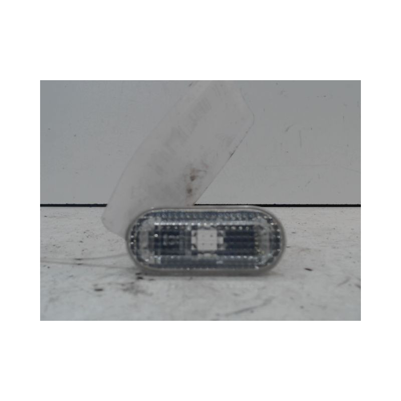 REPETITEUR AILE GAUCHE FORD FOCUS