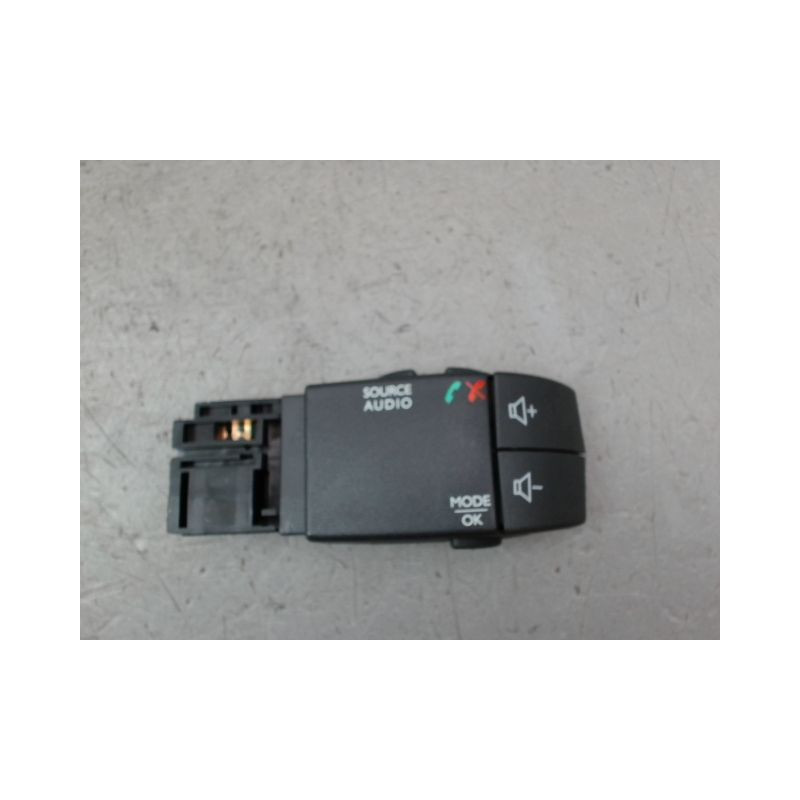 COMMANDE AUTORADIO DACIA LODGY BREAK 2012-...