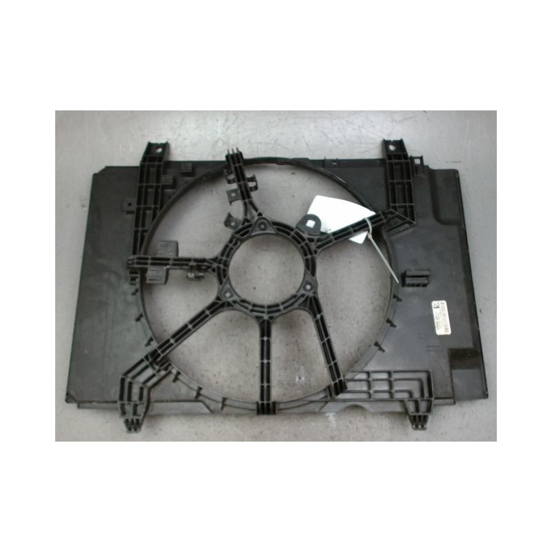 SUPPORT DE VENTILATEUR NISSAN JUKE