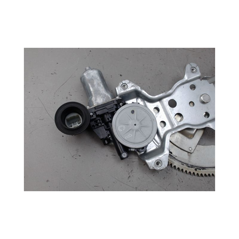MECANISME LEVE-GLACE AVANT DROIT SUZUKI SWIFT