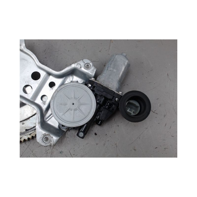 MECANISME LEVE-GLACE AVANT GAUCHE SUZUKI SWIFT
