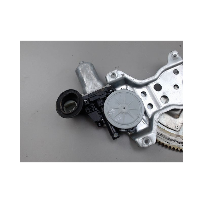 MECANISME LEVE-GLACE AVANT DROIT SUZUKI SWIFT