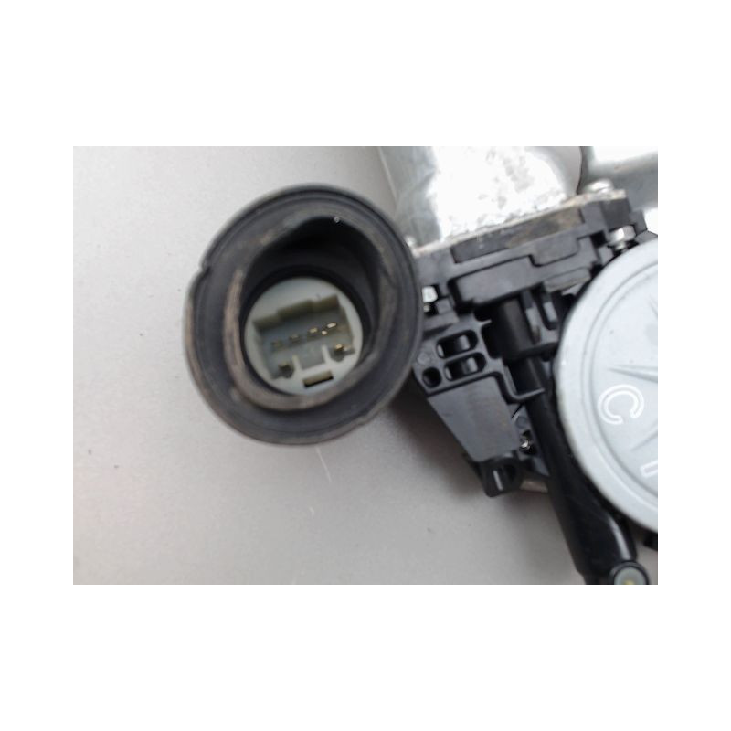 MECANISME LEVE-GLACE AVANT DROIT SUZUKI SWIFT