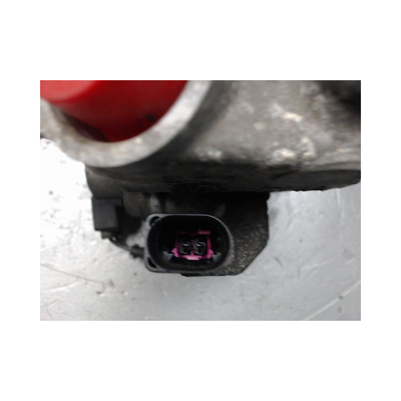 COMPRESSEUR AIR CONDITIONNE VOLKSWAGEN POLO 02-05