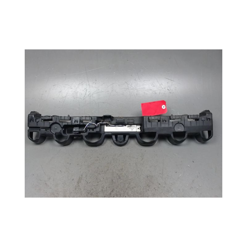 SUPPORT CENTRAL PARE-CHOC ARRIERE  RENAULT CLIO 4