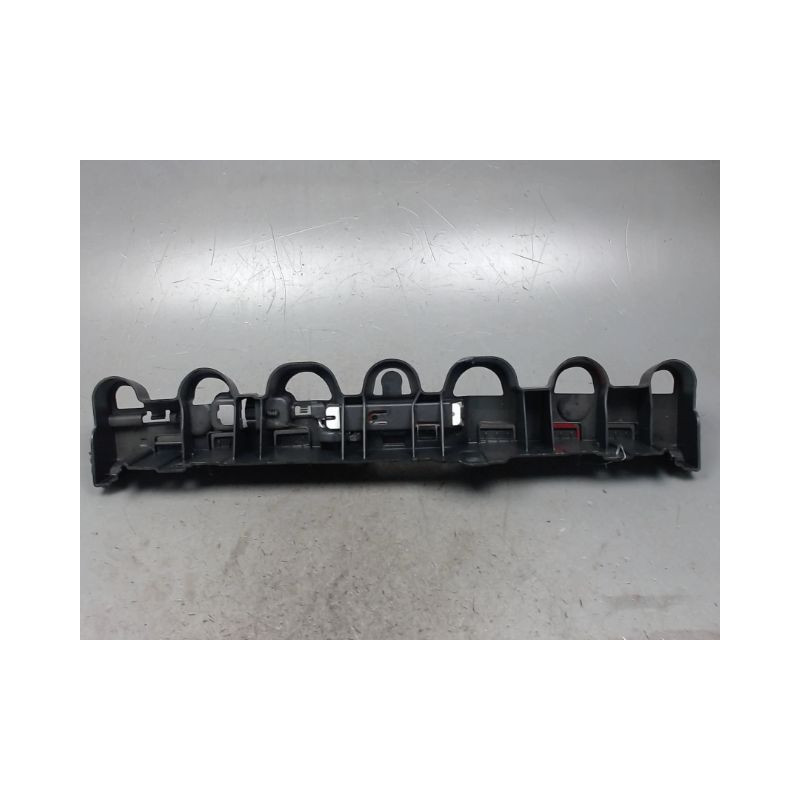 SUPPORT CENTRAL PARE-CHOC ARRIERE  RENAULT CLIO 4