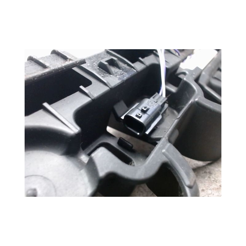 SUPPORT CENTRAL PARE-CHOC ARRIERE  RENAULT CLIO 4