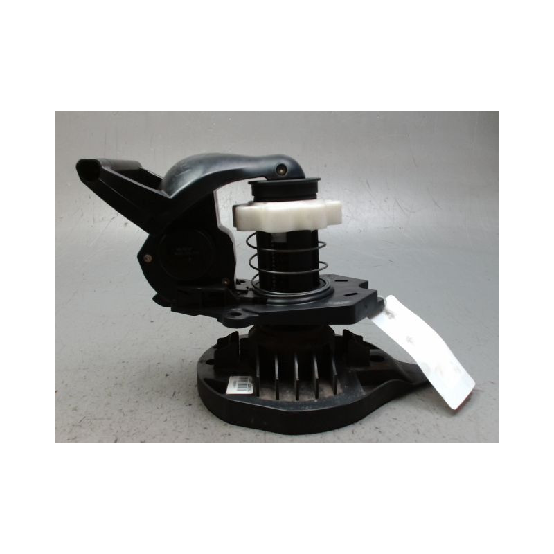 TREUIL DE ROUE DE SECOURS RENAULT CLIO III 2005-