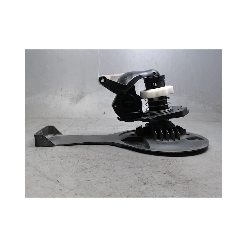 TREUIL DE ROUE DE SECOURS RENAULT CLIO III ESTATE 2008-