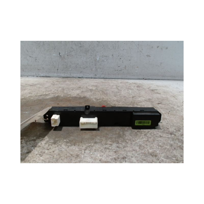 BOUTON DE WARNING KIA CEE-D
