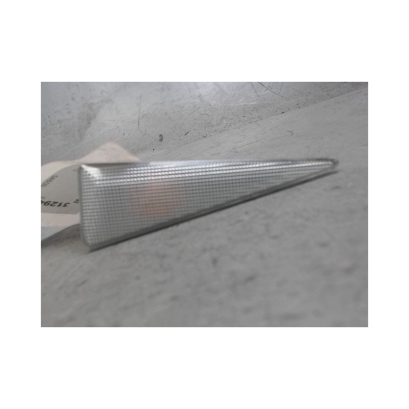 REPETITEUR AILE DROIT RENAULT SCENIC II PH2 2006-