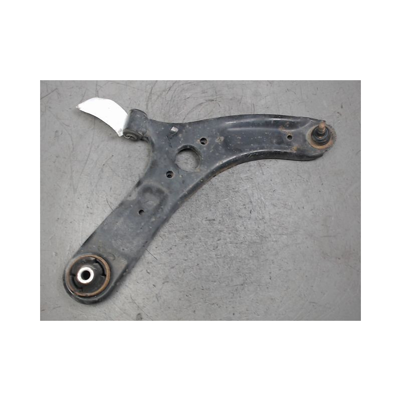 TRIANGLE INFERIEUR AVANT DROIT HYUNDAI I20