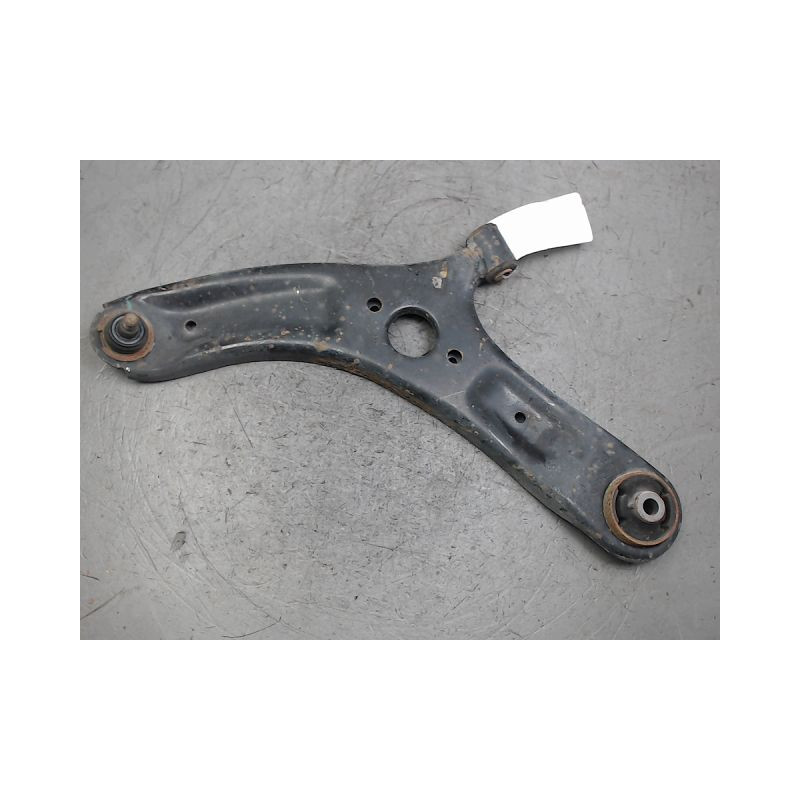 TRIANGLE INFERIEUR AVANT GAUCHE HYUNDAI I20