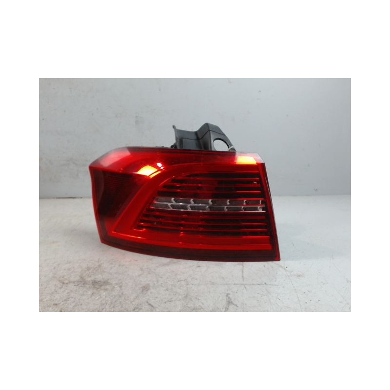 FEU ARRIERE GAUCHE  VOLKSWAGEN PASSAT SW 2005-